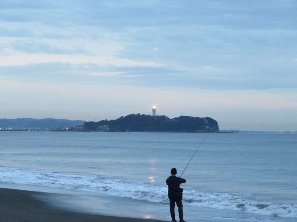 茅ヶ崎の海と空とサーフィンの写真(2022/11/01)