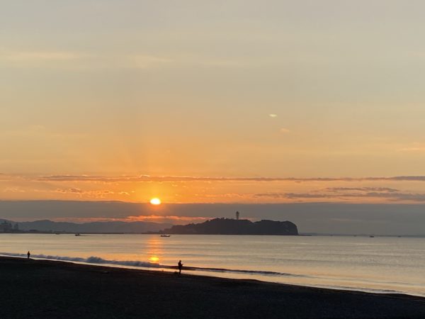 茅ヶ崎の海と空と日の出の写真(2022/11/18)